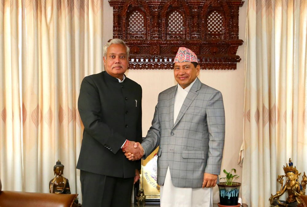 परराष्ट्रमन्त्री श्रेष्ठसँग भारतीय राजदूतको भेट